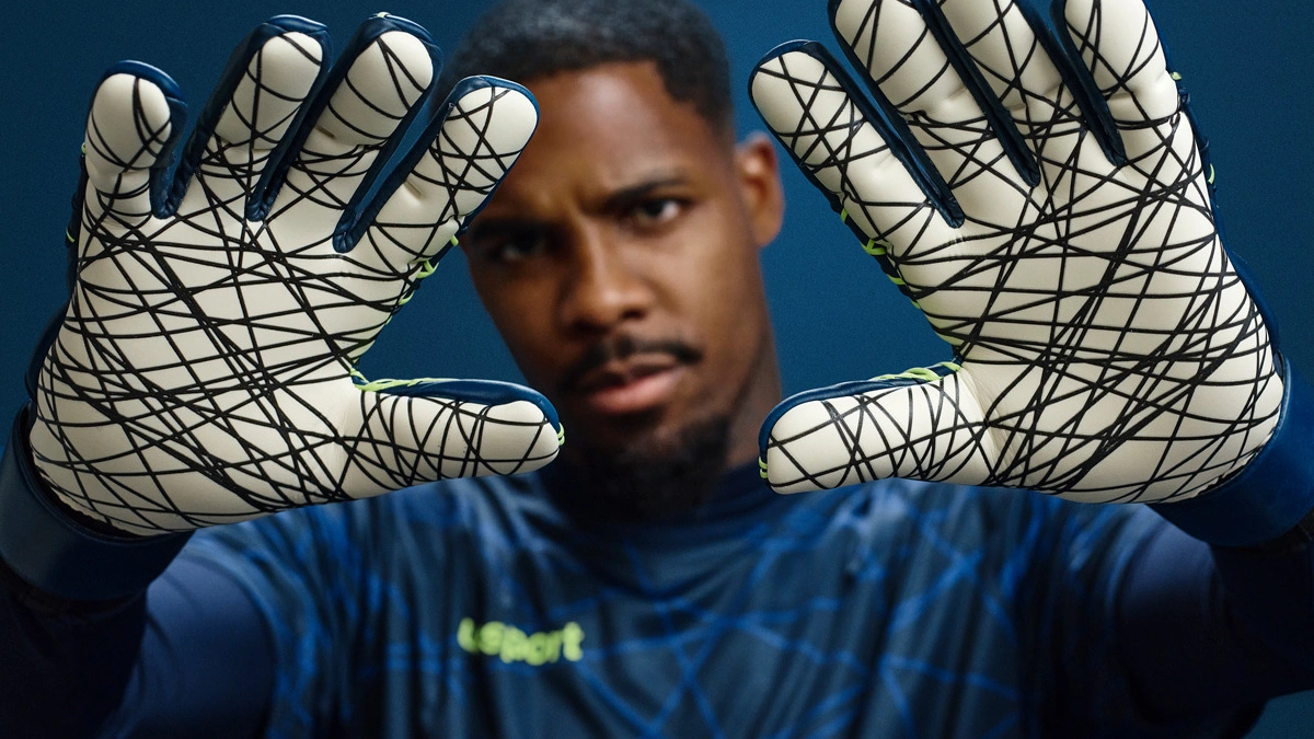 Top 4 Most Expensive Goalkeeper Gloves in 2025