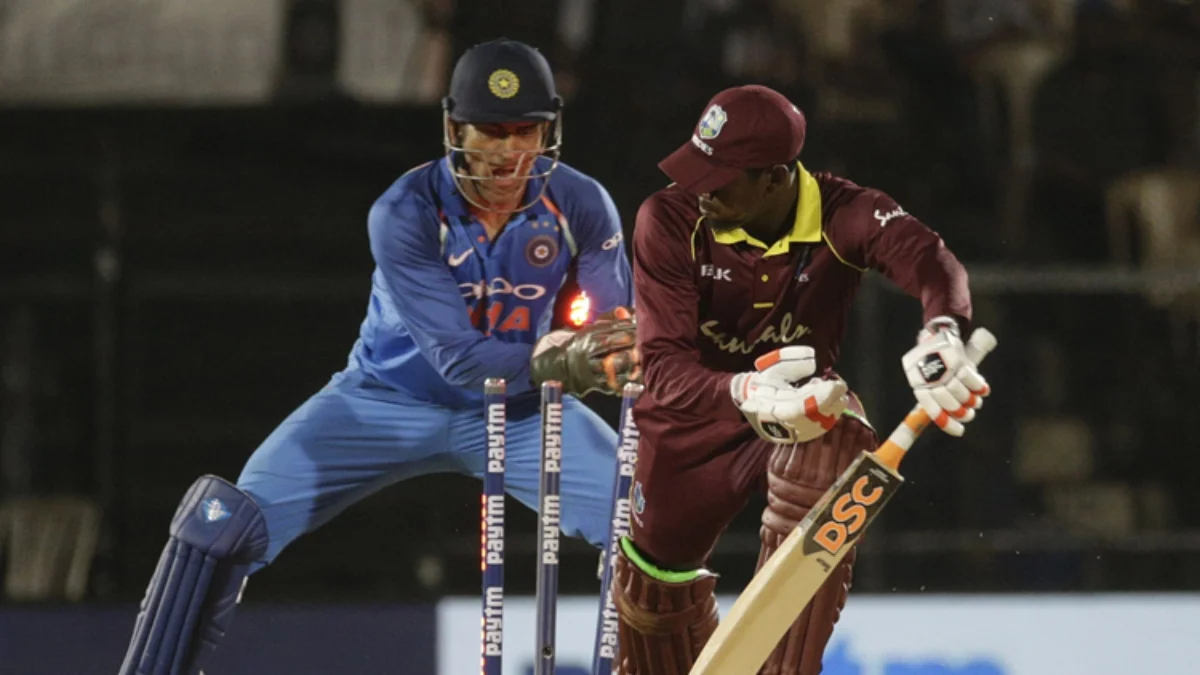 MS Dhoni Wicketkeeping