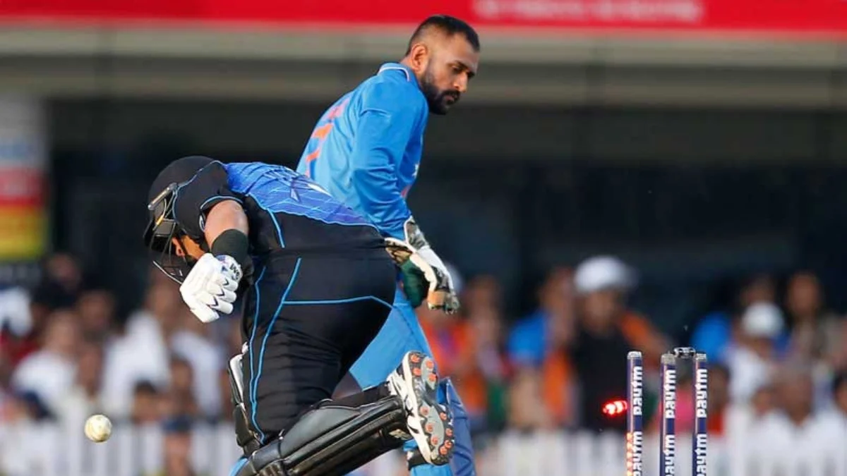 MS Dhoni Wicketkeeping