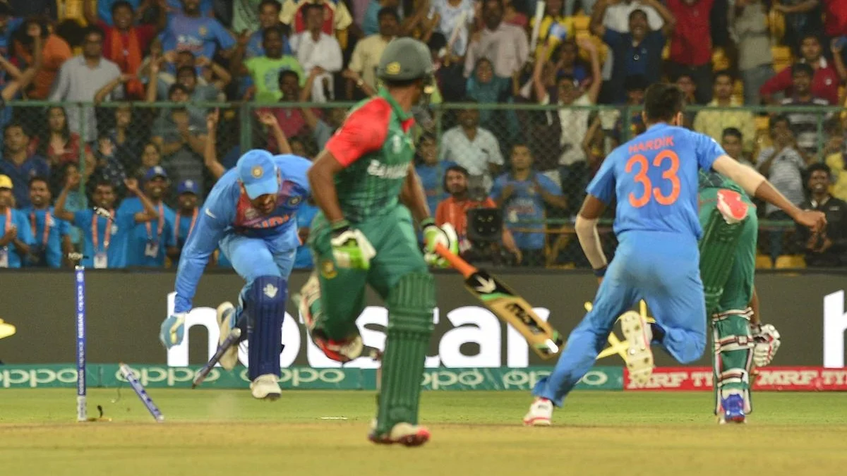 MS Dhoni Wicketkeeping