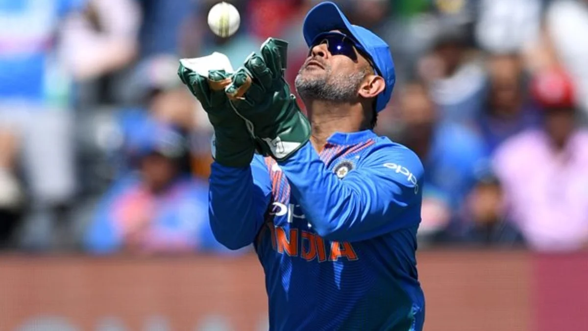 MS Dhoni Wicketkeeping